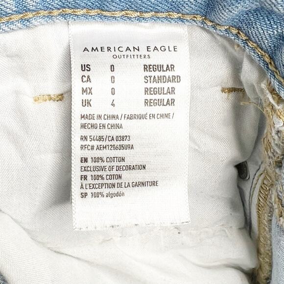 AMERICAN EAGLE OUTFITTERS Mom Jean High-Rise Distressed Light Blue Wash Size 0 - Picture 11 of 13